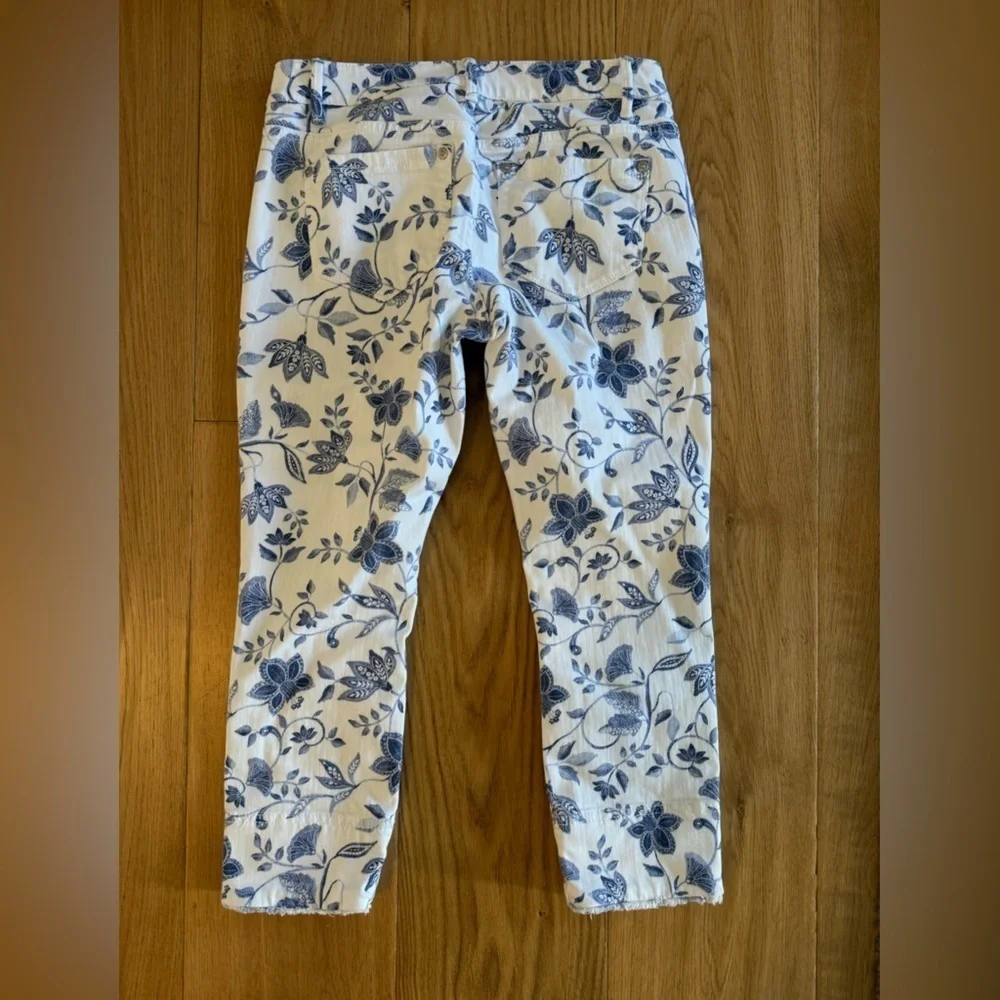 J. Jill Authentic Fit Cropped Jeans Blue White Floral Print Size 2